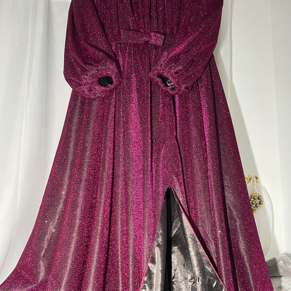 New Bell sleeved Shimmery Gown - Picture 4 of 4